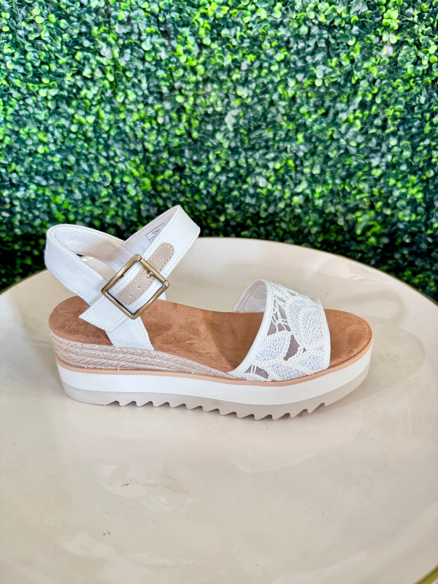 Diane Crochet Wedge