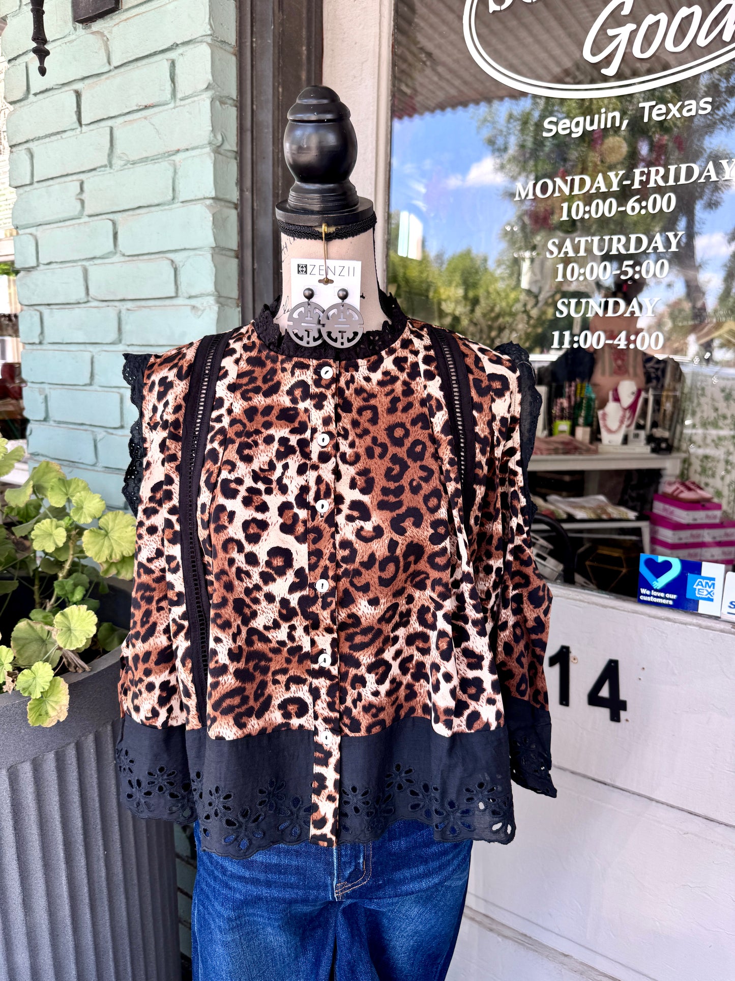 Laurie Leoprad Top
