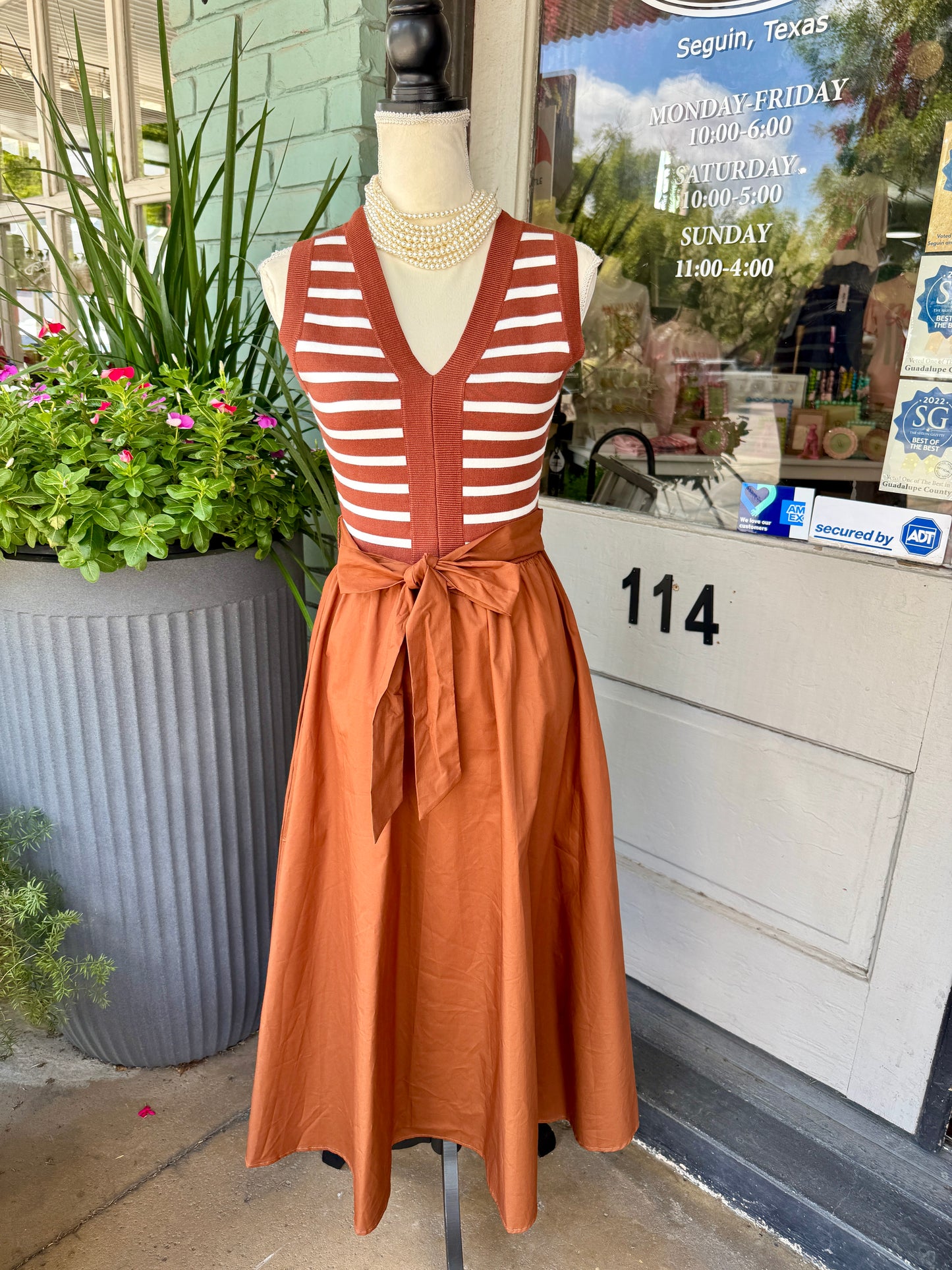 Nia Midi