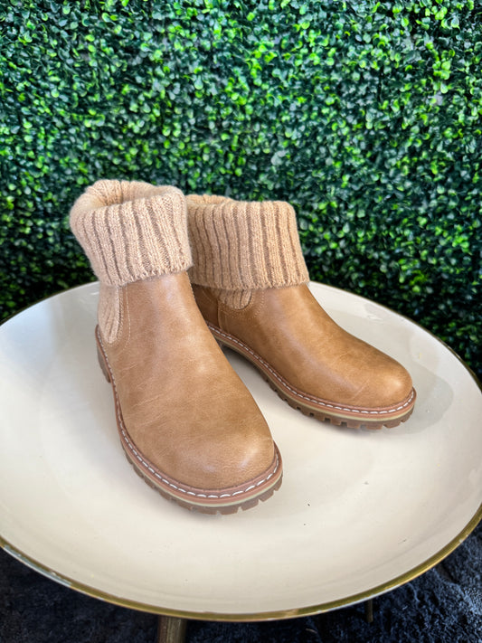 Quiver Caramel Bootie