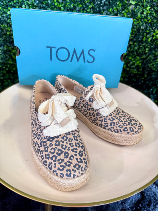 Carolina Leopard Lace Up
