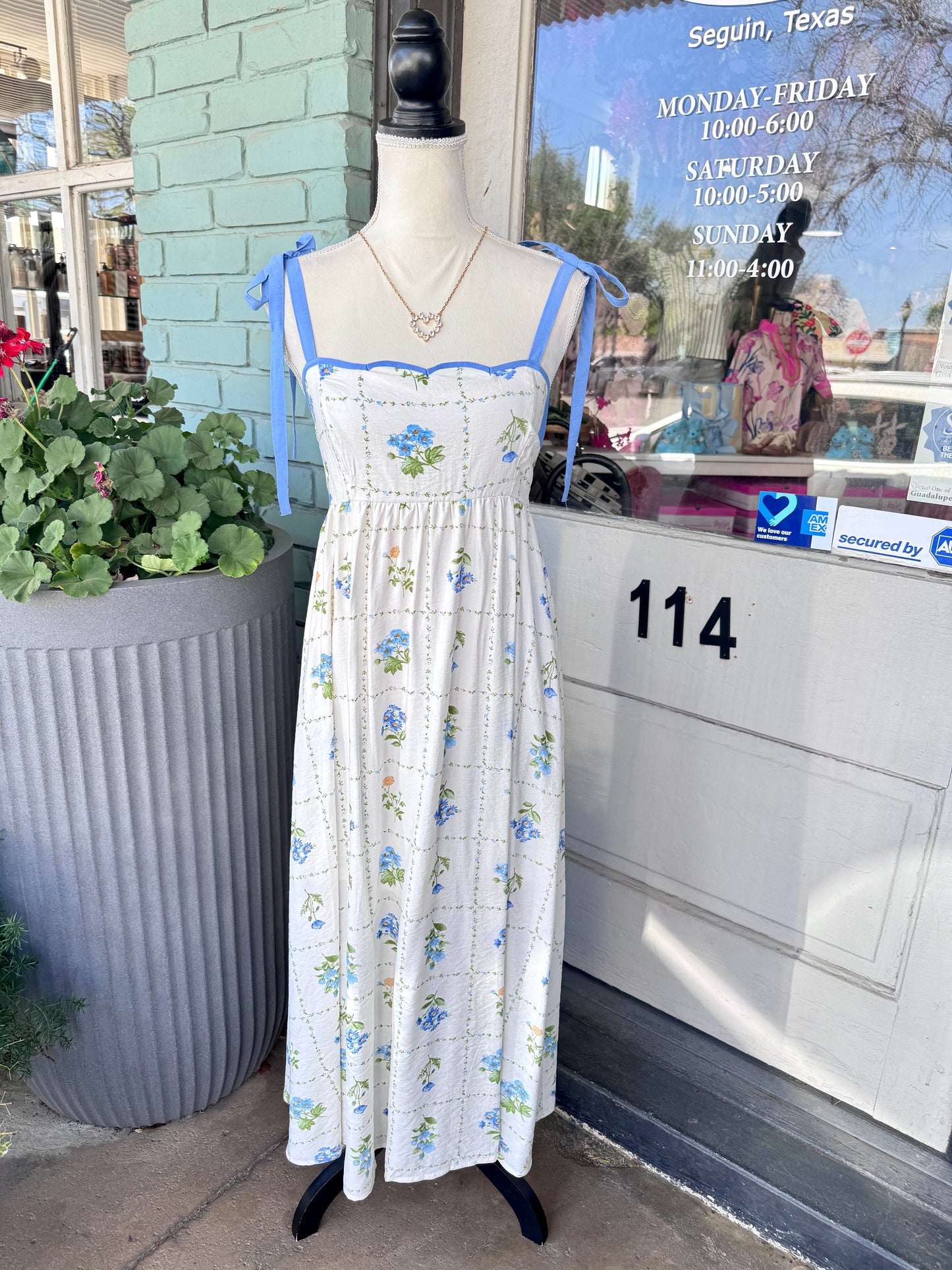 Anastasia Midi