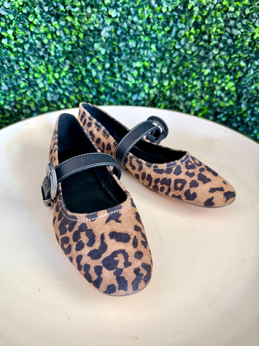 Anastasia Leopard Flat
